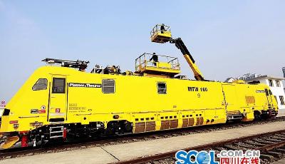 我國首臺“高鐵救護車”亮相  時速160公里