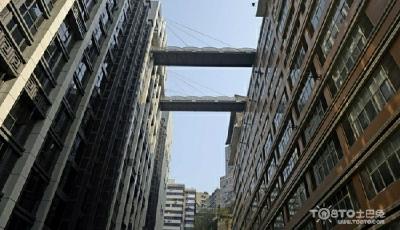 重慶現最牛空中連廊 重慶小朋友：有啥好驚奇的？