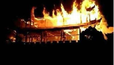 大理巍山明代古城樓被火燒毀 現(xiàn)明火已全撲滅