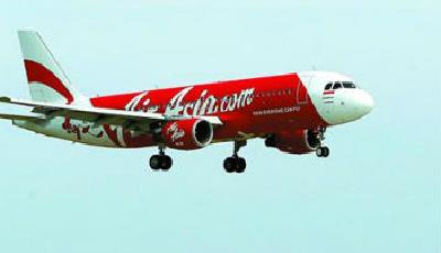 亞航失事航班起飛時(shí)間未獲準(zhǔn) 操作違反航空條例