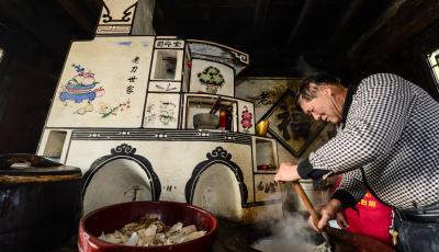 如何搭乘互聯網駛向新軌道？代表熱議“老字號”