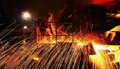 鋼企急于回籠資金 鋼鐵業訂單減少市場疲軟