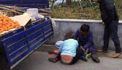 小販為躲避城管執法 錯手碾死4歲兒子