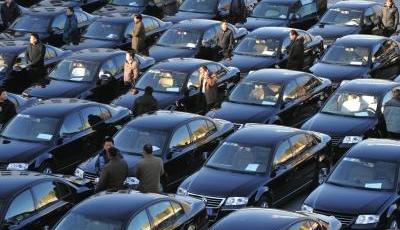 公車拍賣現“白菜價” 甚至有內部人參與收購