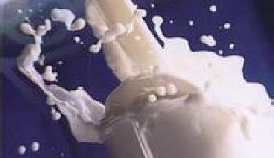 奶業(yè)困局如何破解？模式轉(zhuǎn)型升級(jí)為正道