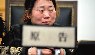 倒車撞死女兒 丈夫被妻起訴