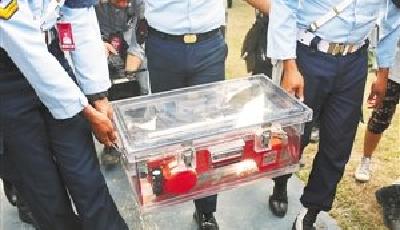 亞航黑匣子記錄顯示墜毀前警報大作 場面混亂