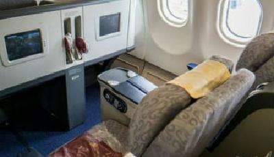 老外體驗國航商務艙:空乘熱情 但英語不好