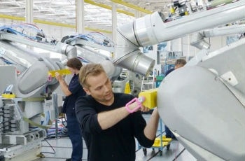 特斯拉欲建超級工廠 開出了史上最大機器人訂單