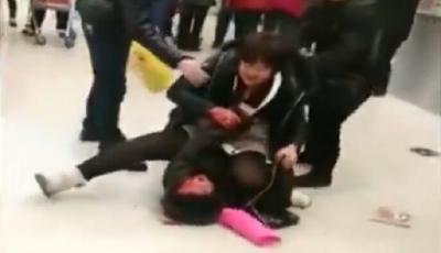 沈陽一女子因口角騎打68歲老太 大喊我眼鏡三萬多