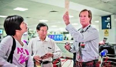 媒體盤點中國游客“十大陋習”：大嗓門上榜