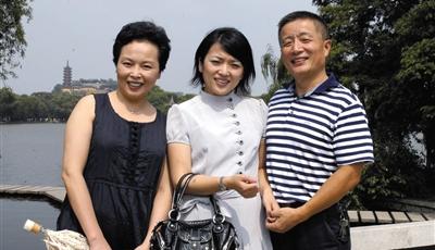 35張父女組照走紅 對話:爸爸背后玩兒命夸我