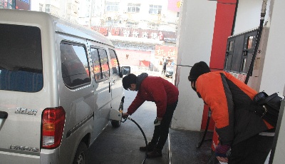 今晚成品油迎第五次下調！每升預計下調6分錢