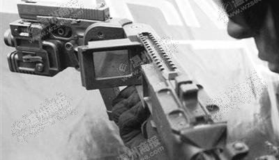 北上廣特警配國產拐彎槍 多國警方希望購買