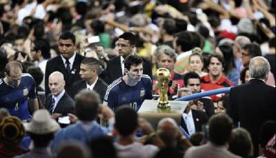 2015荷賽獎揭曉 中國記者捕捉梅西失望凝視大力神杯獲獎