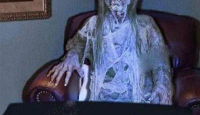 時間凍結：老婦端坐電視機前 死亡42年才被發現