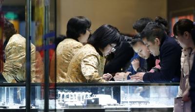 實(shí)體百貨正面迎擊“雙11” 加大促銷力度