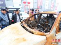 杭州展出百余輛問題車 車主抗議維權艱辛