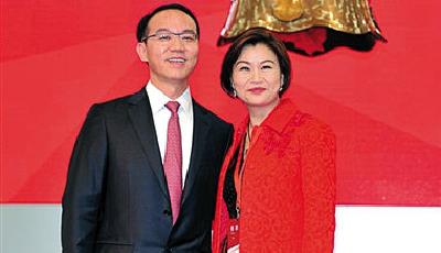 打工妹周群飛身家漲至196億 當女首富需9個漲停