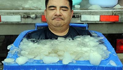 陳光標承認"冰桶挑戰"造假:浮冰下是50度熱水