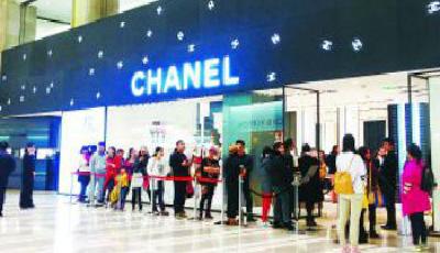 香奈兒否認專柜售假 公司代購商加工廠各執一詞
