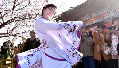 觀漢服 賞桃花：天津運河桃花文化旅游節