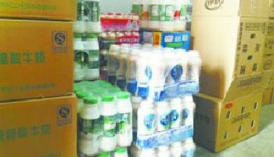 養樂多味全隨意碼放批發市場 說好的冷藏爽約