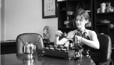 揭秘高大上茶學(xué)專業(yè)：下地種茶 高檔茶葉隨便喝