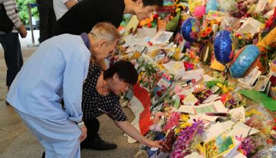 李光耀長子李顯龍致40分鐘悼詞：數(shù)度哽咽