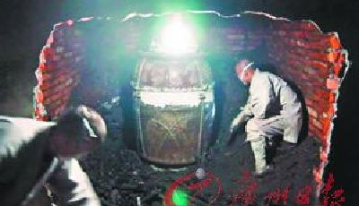 老工匠揭秘塑制"肉身佛"3個(gè)步驟 九華山有14尊