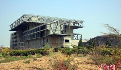 河南“中原之門”大樓爛尾 投資規模1.8億