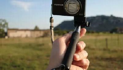 “自拍神器”局地遭禁 專家建議趨利避害