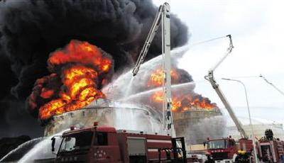 福建漳州古雷石化大火今日凌晨被撲滅