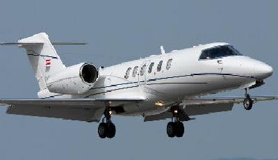 內地百富榜前100位富豪 28人擁有41架公務機