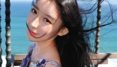 90后網絡女紅人賣“毒面膜” 自稱年收入七位數