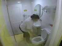 實拍杭州連鎖酒店用房客浴巾擦馬桶