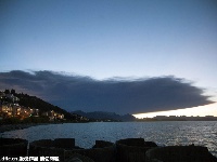 智利一火山噴發(fā) 天空布滿血色宛如世界末日