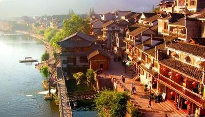 鳳凰古城大喊“扛不住逃票了” 年投廣告數(shù)千萬