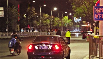 打車軟件被指遭黑車“綁架” 成其攬客牟利的工具