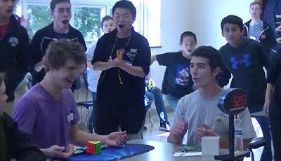 美國少年5.25秒破解三階魔方 刷新世界記錄