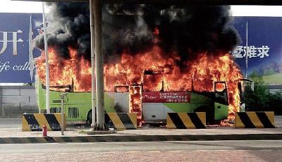 燕郊進京公交車遭縱火詳情：嫌犯當場自殺未遂