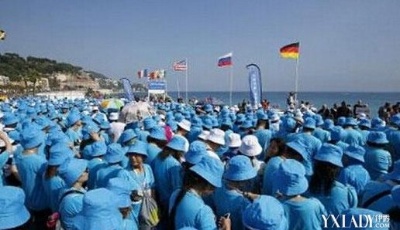 6千人游法國 場(chǎng)面浩大震驚法國政府