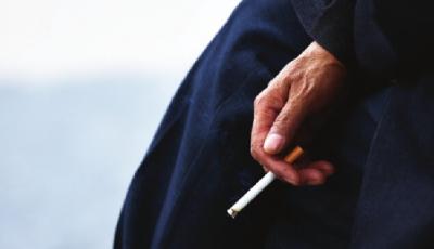 煙民噩夢：香煙漲價 公共室內禁煙違法三次公示