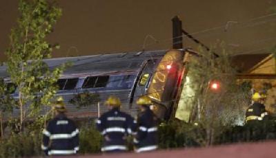 美國費城列車脫軌引發事故 導致至少5人遇難
