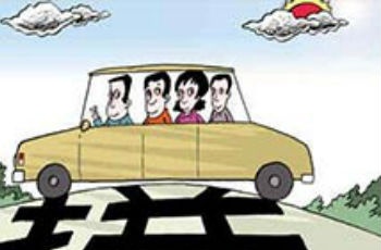 嘀嗒拼車火車站載客被罰 執法人員稱專車為黑車