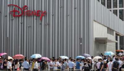 上海迪士尼商店限流被指饑餓營銷 商家稱為安全