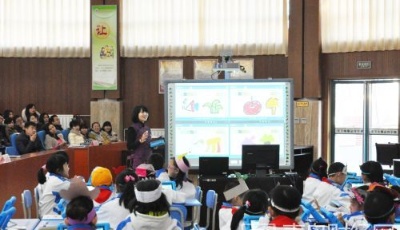 青岛教育信息化驶入快车道 明年85%中小学建数字智慧校园