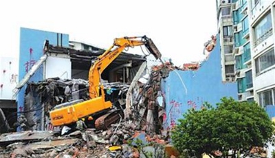 市南一超期12年售樓處被拆 拆后為小區公共用地