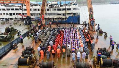 哀思灑江河  情長留世間——追思“東方之星”