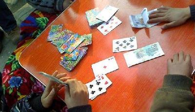 8名大學生炸金花1元1局 被拘留半月是否罰重了